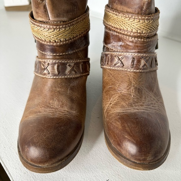 Corral Boots Indie Spirit Distressed Leather Ankle Boots Braided Strap Bootie - Picture 3 of 9